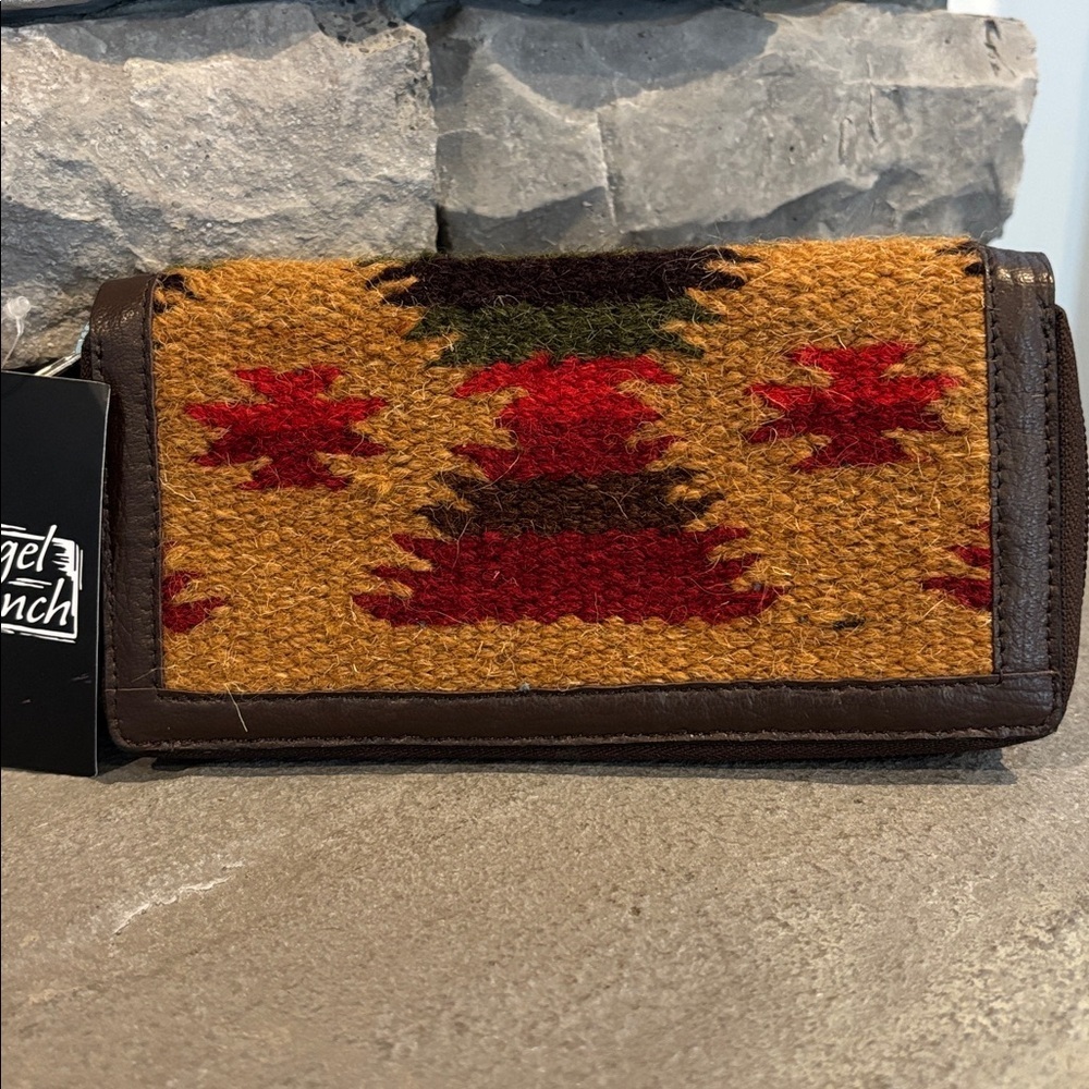 Angel Ranch Aztec Rug,zip & snap top,14 card,1 one checkbook,1 ID, zip coin - Picture 2 of 9